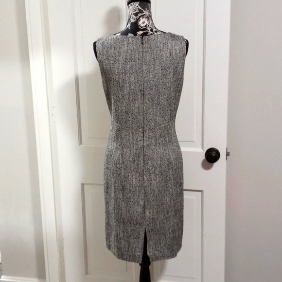🖤Willow Glenn🖤 - Gray/Black Textured Sleeveless Dress w/Collar Applique - Picture 2 of 11